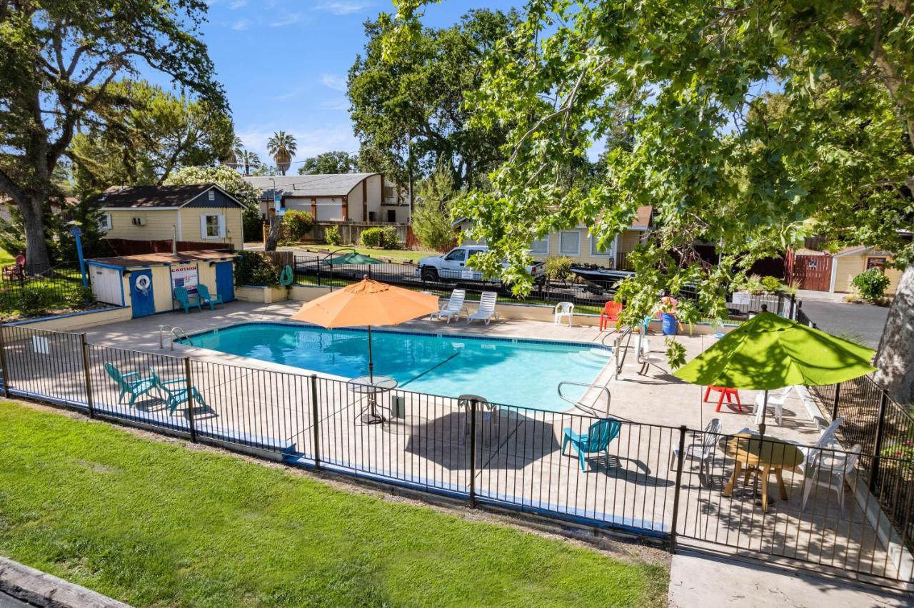 Skylark Shores Resort Lakeport Eksteriør bilde