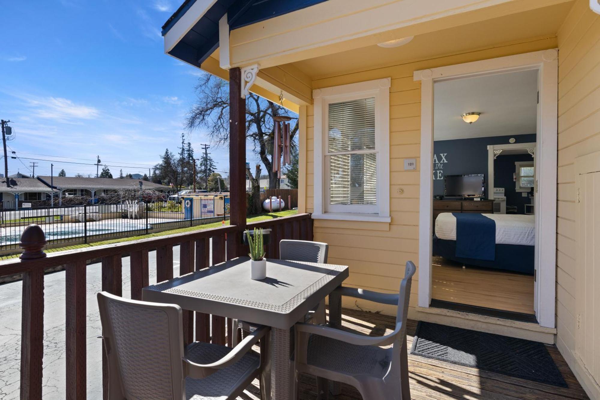 Skylark Shores Resort Lakeport Eksteriør bilde